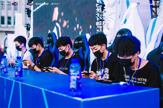 中的表現 中的表現