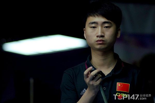 场上默契配 场上默契配