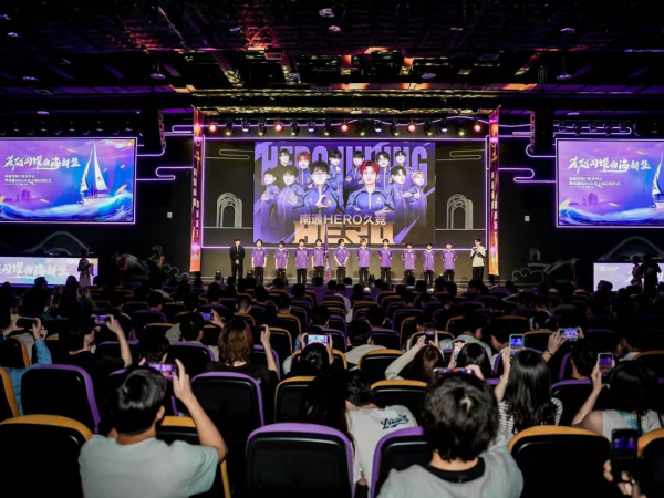 前锋与中场 前锋与中场